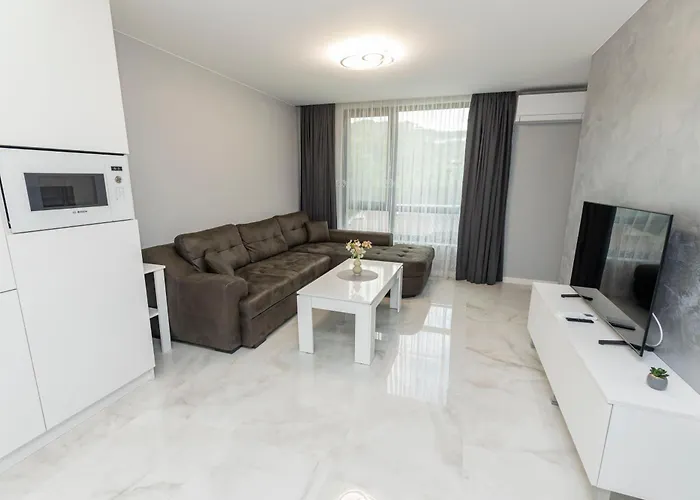 White Lux דירה *